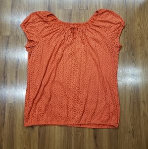 Gorgeous orange shirt!